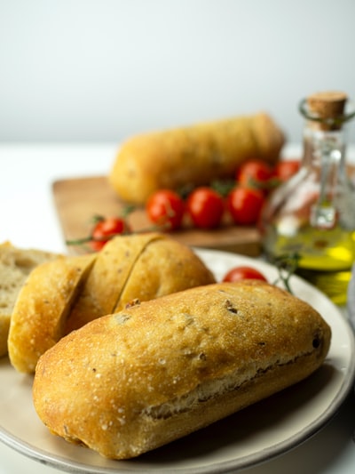 White ceramic plate brown bread
